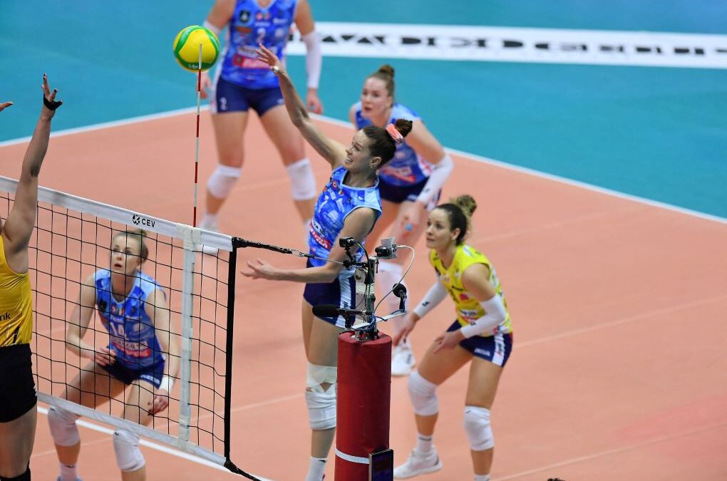 Coppe europee, Novara conquista la Challenge Cup, Chieri approda in finale Cev. Conegliano e Milano in semifinale di Champions